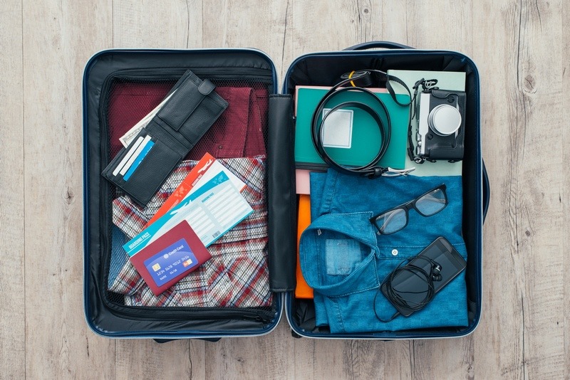 10 Essential Things to Carry In your Travel Bag